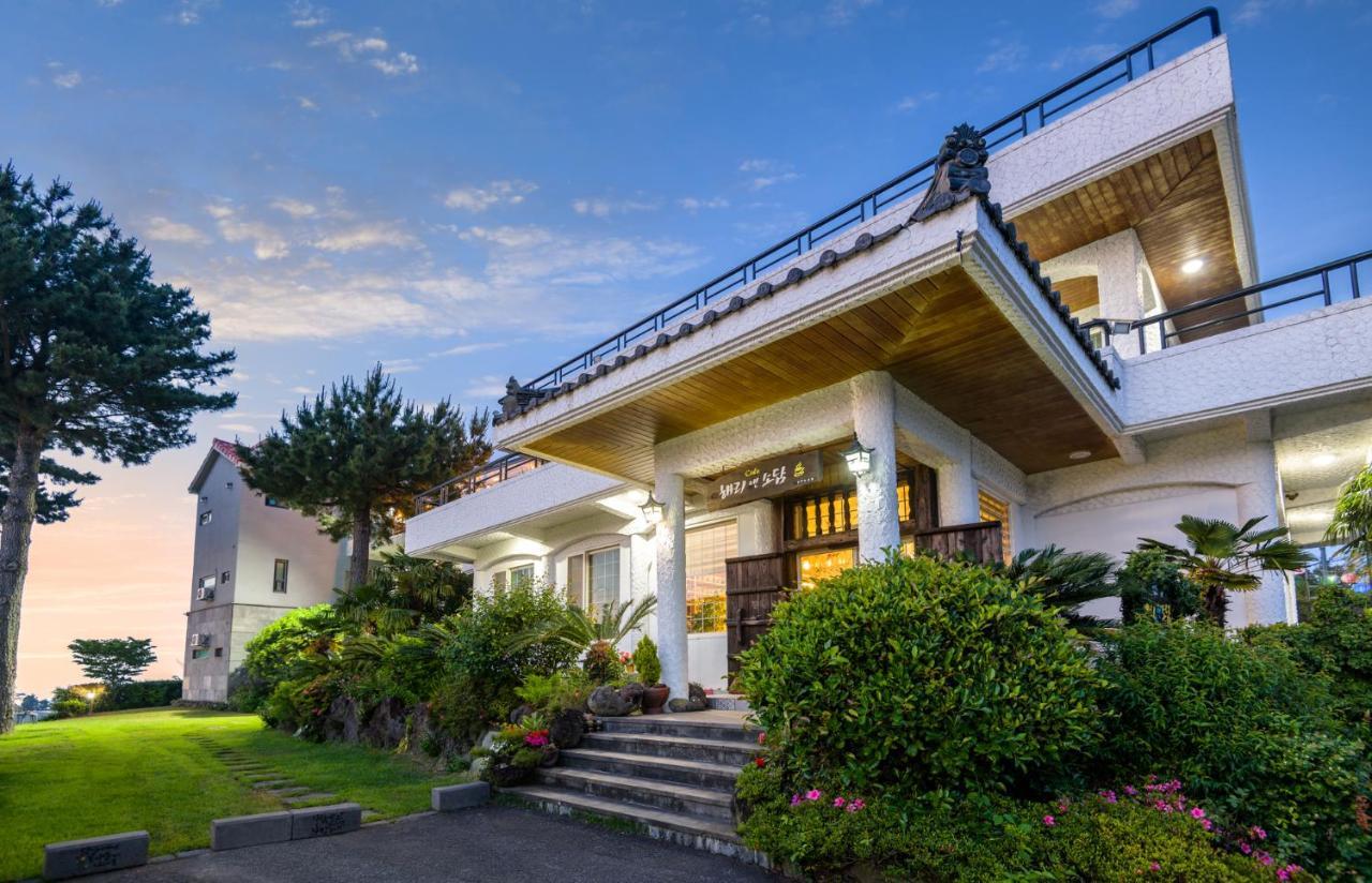 Harry And Sodam Pension Jeju Exterior photo