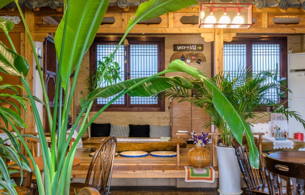 Harry And Sodam Pension Jeju Exterior photo