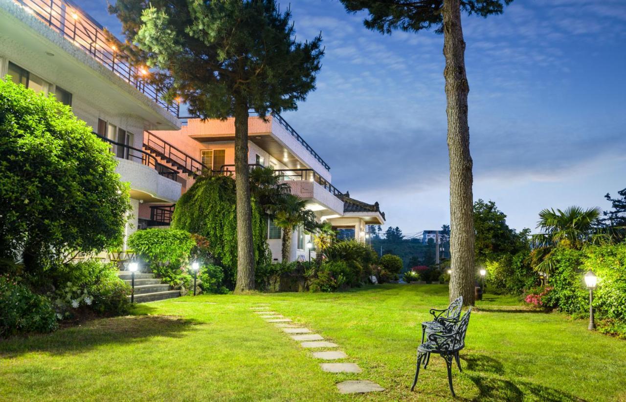 Harry And Sodam Pension Jeju Exterior photo