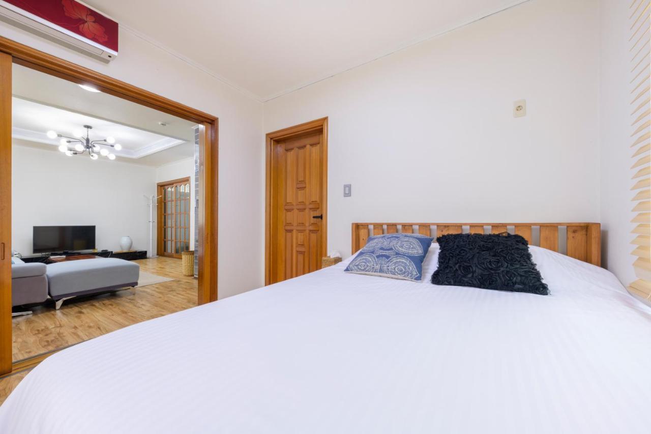 Harry And Sodam Pension Jeju Exterior photo