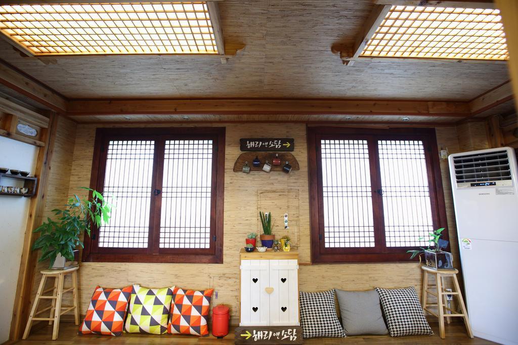Harry And Sodam Pension Jeju Exterior photo