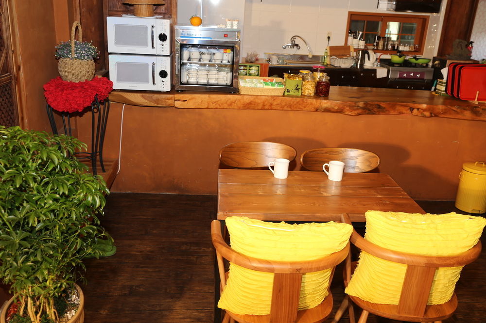 Harry And Sodam Pension Jeju Exterior photo