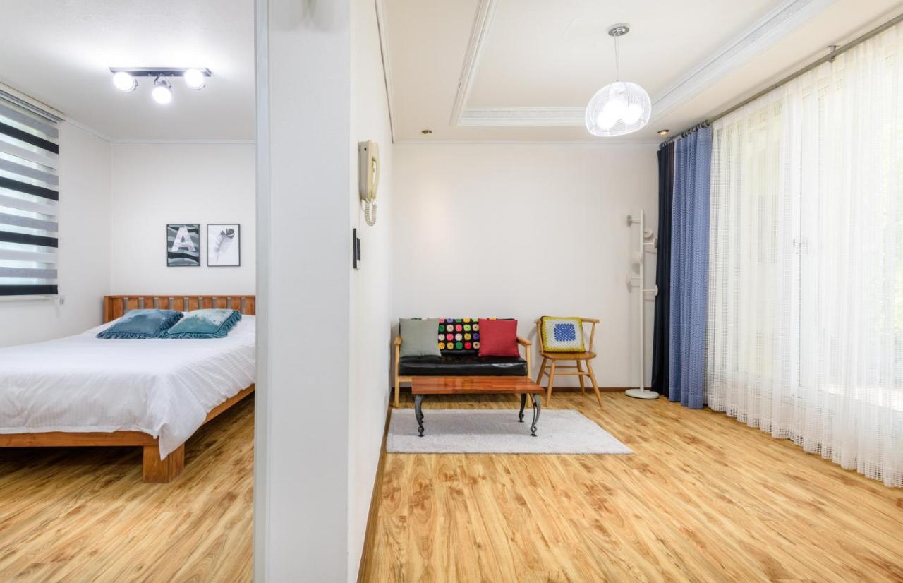 Harry And Sodam Pension Jeju Exterior photo